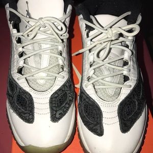 JORDANS - CONCORD IE LOW TOPS 🔥